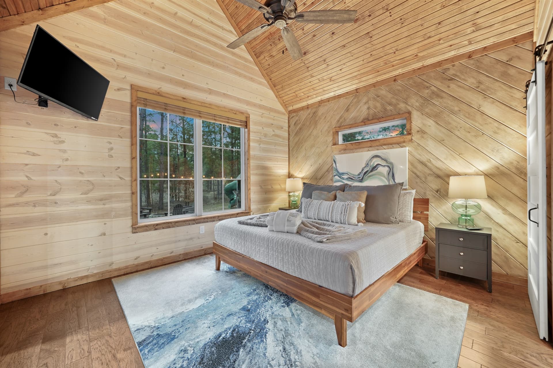 Moonstone Mountain bedroom 1