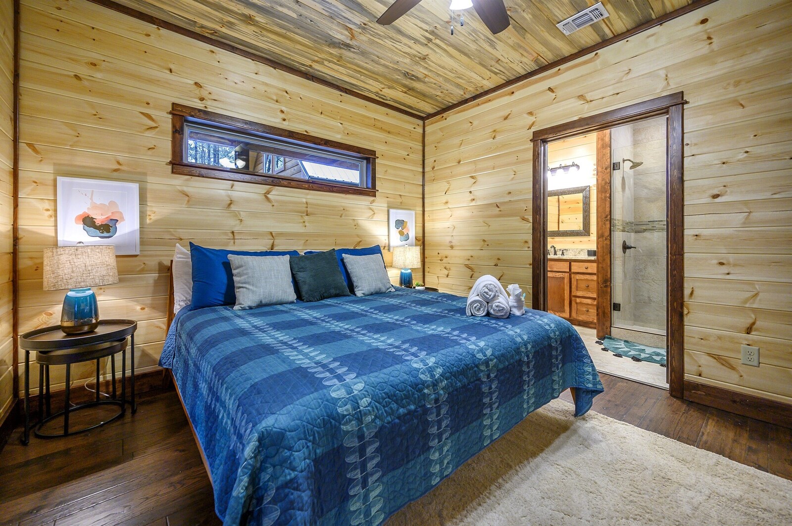 Emerald Escape bedroom with ensuite bathroom entry