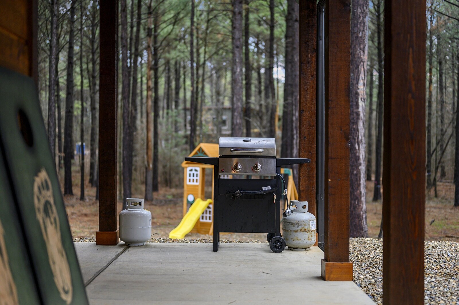 Emerald Escape grounds surrounded by pines
