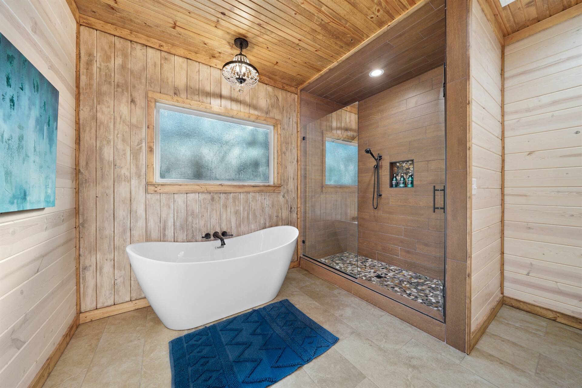 Moonstone Mountain full bathroom 1